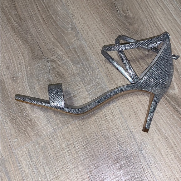 Michael Kors AVA silver glitter sandals heels NWT - Picture 5 of 7